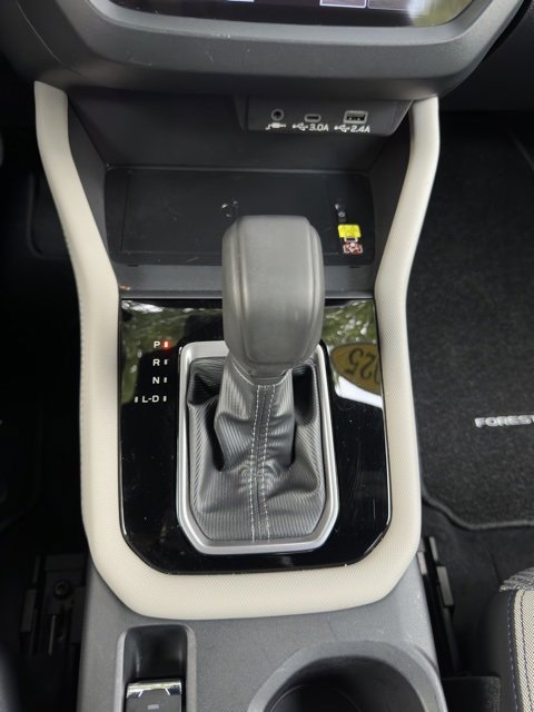 Used 2025 Subaru Forester Premium image 13