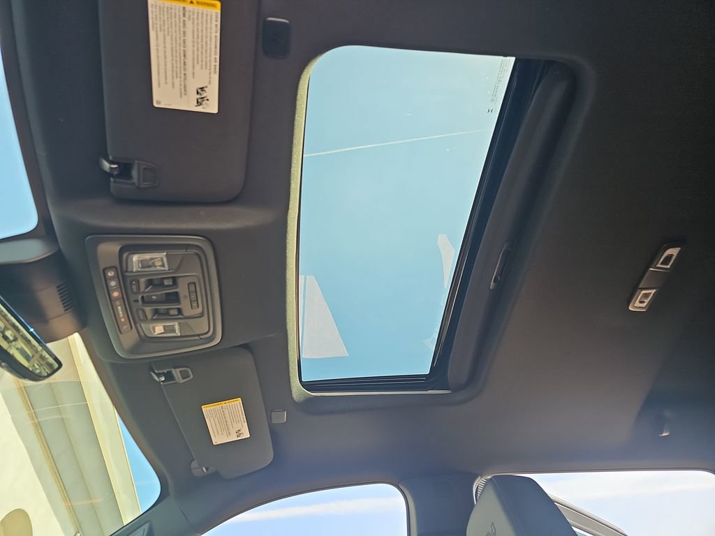 Used 2025 GMC Sierra 1500 AT4 w/ AT4 Premium Package image 13