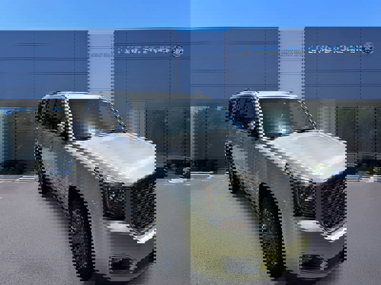 Used 2016 GMC Yukon Denali w/ Open Road Package image 2