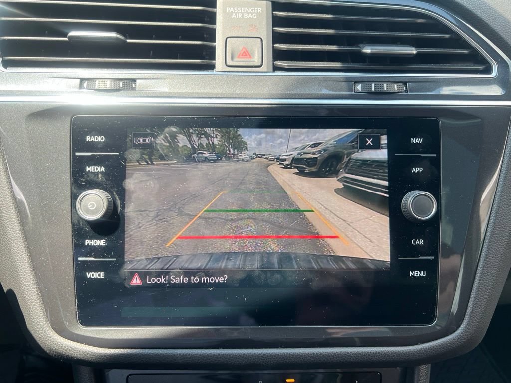 Certified 2022 Volkswagen Tiguan SEL R-Line AWD/4WD image 32