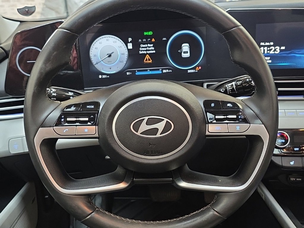 Used 2024 Hyundai Elantra Limited image 16