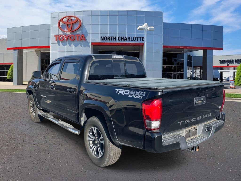 Used 2017 Toyota Tacoma TRD Sport image 8