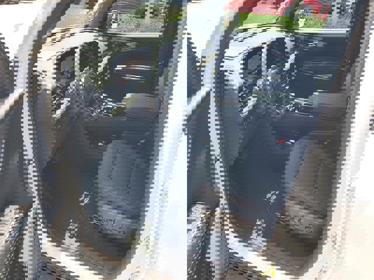 New 2026 Chevrolet Traverse LT w/ Driver Confidence Package image 18