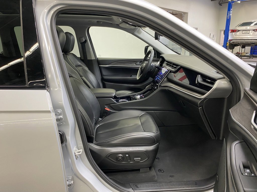 Used 2023 Jeep Grand Cherokee 4WD 4xe image 35