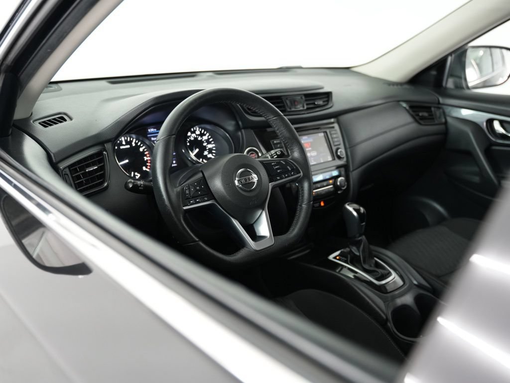 Used 2020 Nissan Rogue SV FWD image 6