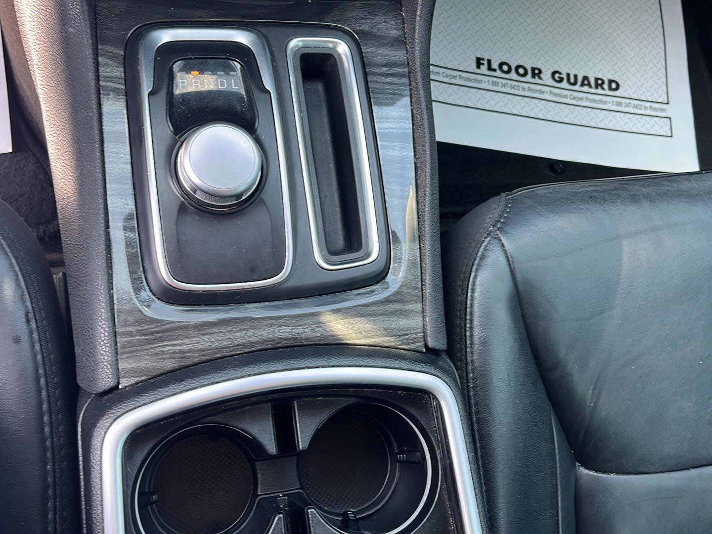 Used 2017 Chrysler 300 Limited w/ Value Package RWD image 16