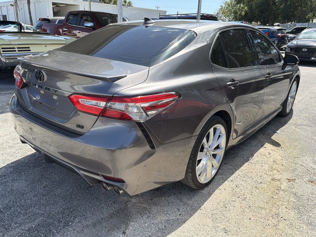 Used 2019 Toyota Camry SE FWD image 5