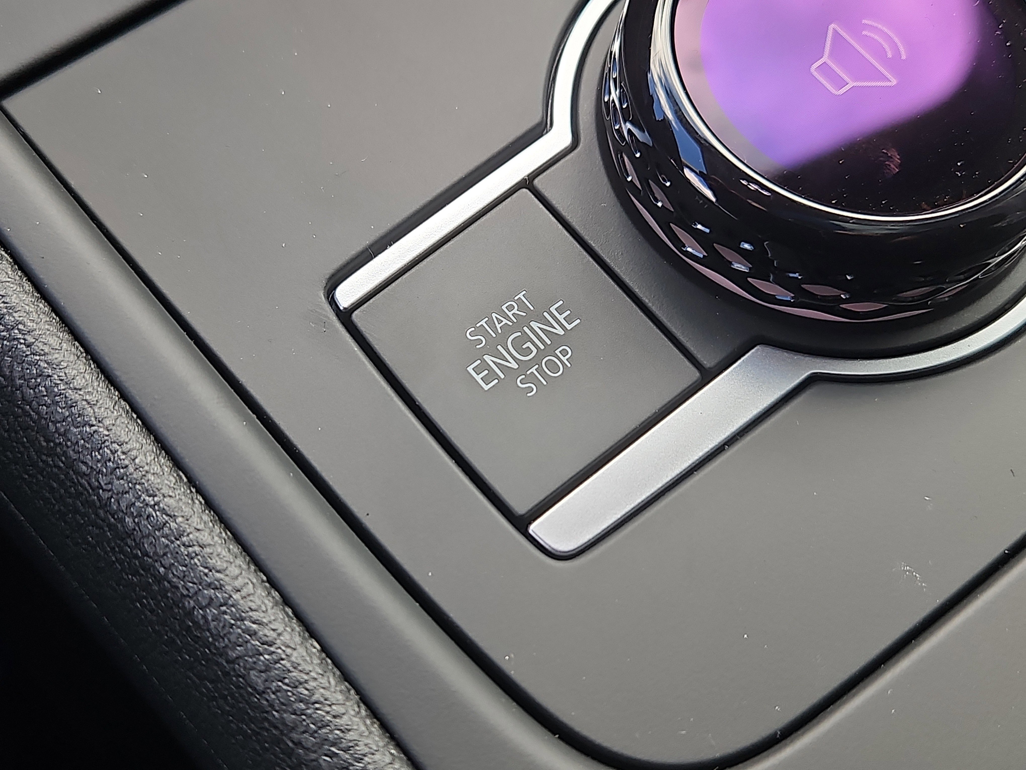 New 2026 Volkswagen Tiguan SE image 13