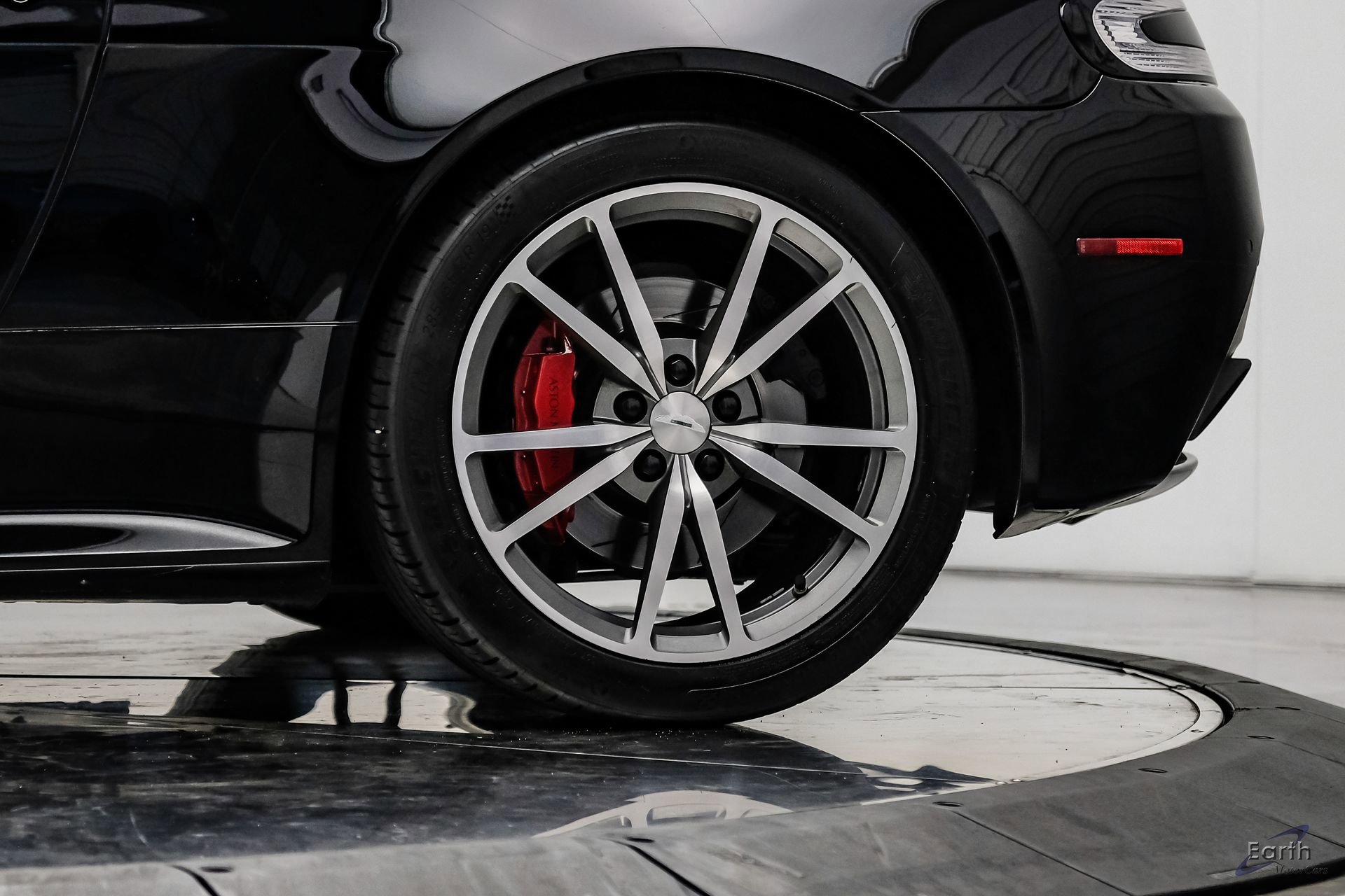 Used 2015 Aston Martin V8 Vantage GT RWD image 92