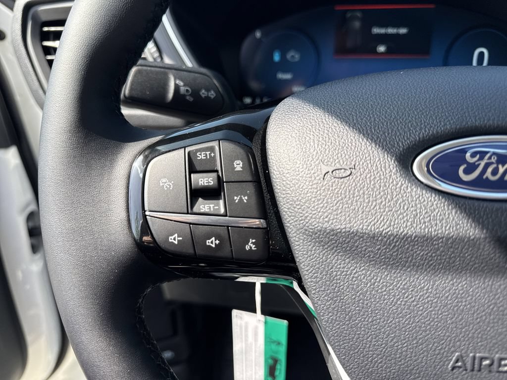 New 2025 Ford Escape SE w/ PHEV Premium Package FWD image 17