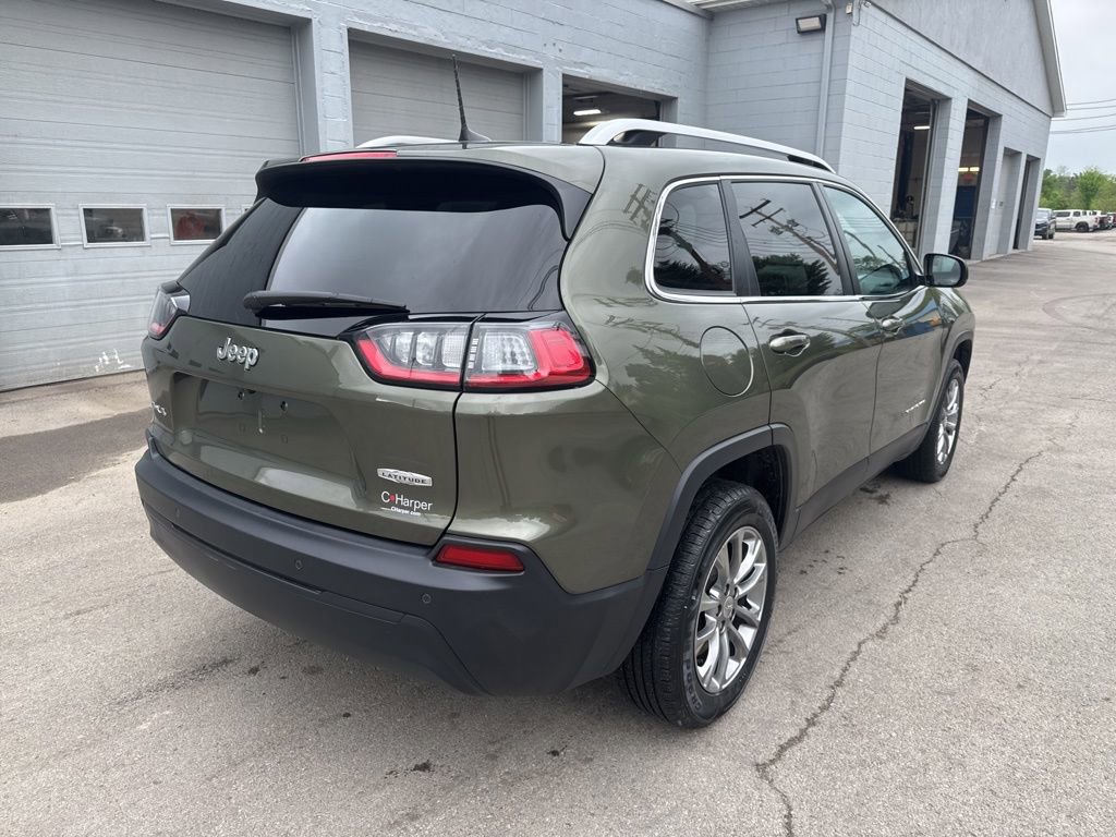 Used 2019 Jeep Cherokee Latitude Plus w/ Cold Weather Group AWD/4WD image 3