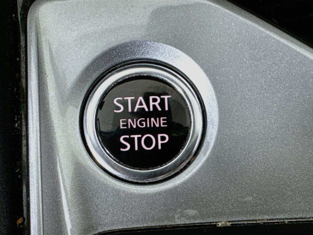 Used 2024 Nissan Altima 2.5 SV FWD image 26