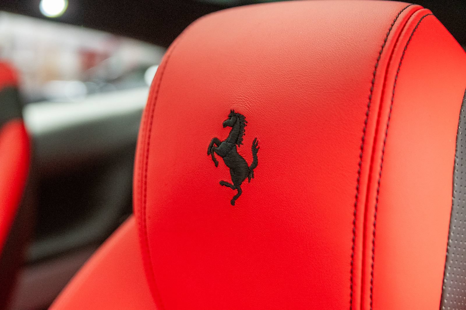 Used 2018 Ferrari GTC4Lusso AWD/4WD image 22