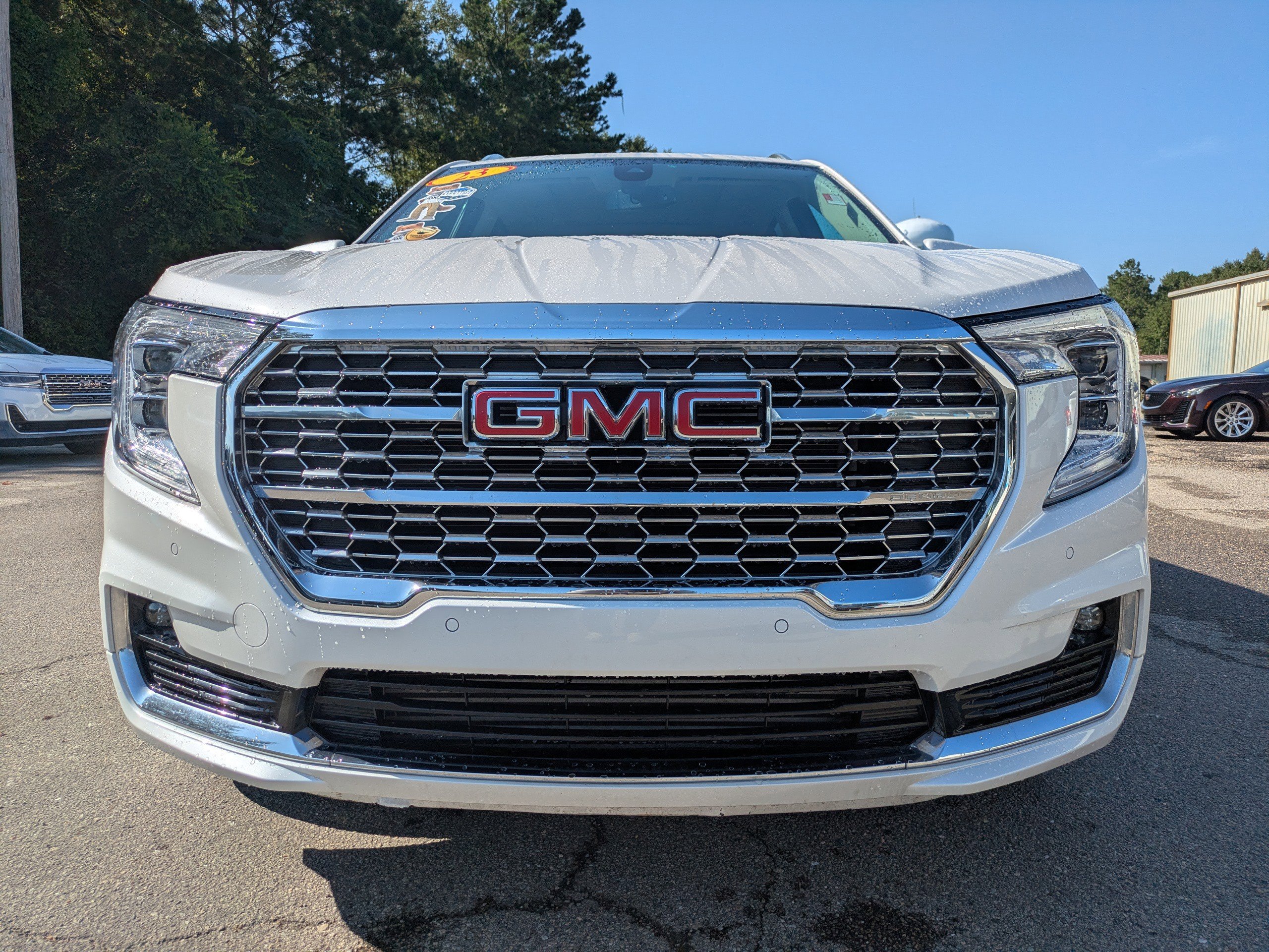 Used 2023 GMC Terrain Denali image 3