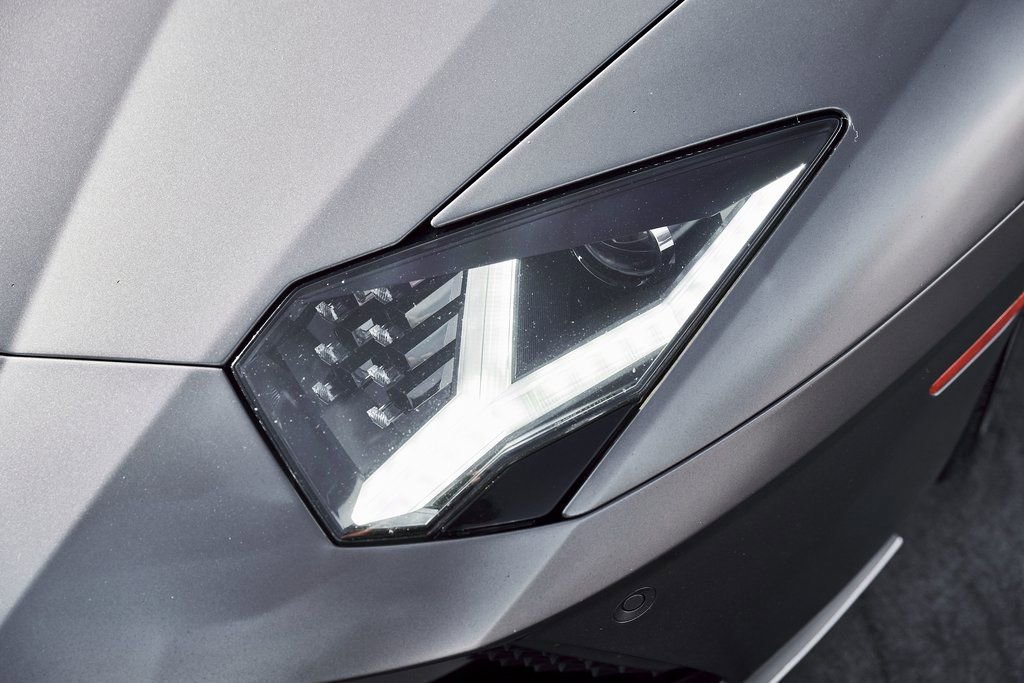 Used 2018 Lamborghini Aventador S image 15