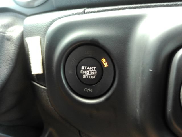 Used 2021 Jeep Wrangler Unlimited Sahara w/ Cold Weather Group AWD/4WD image 40