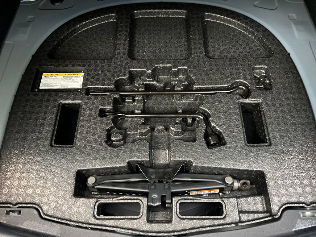 Used 2024 Toyota Camry SE image 30