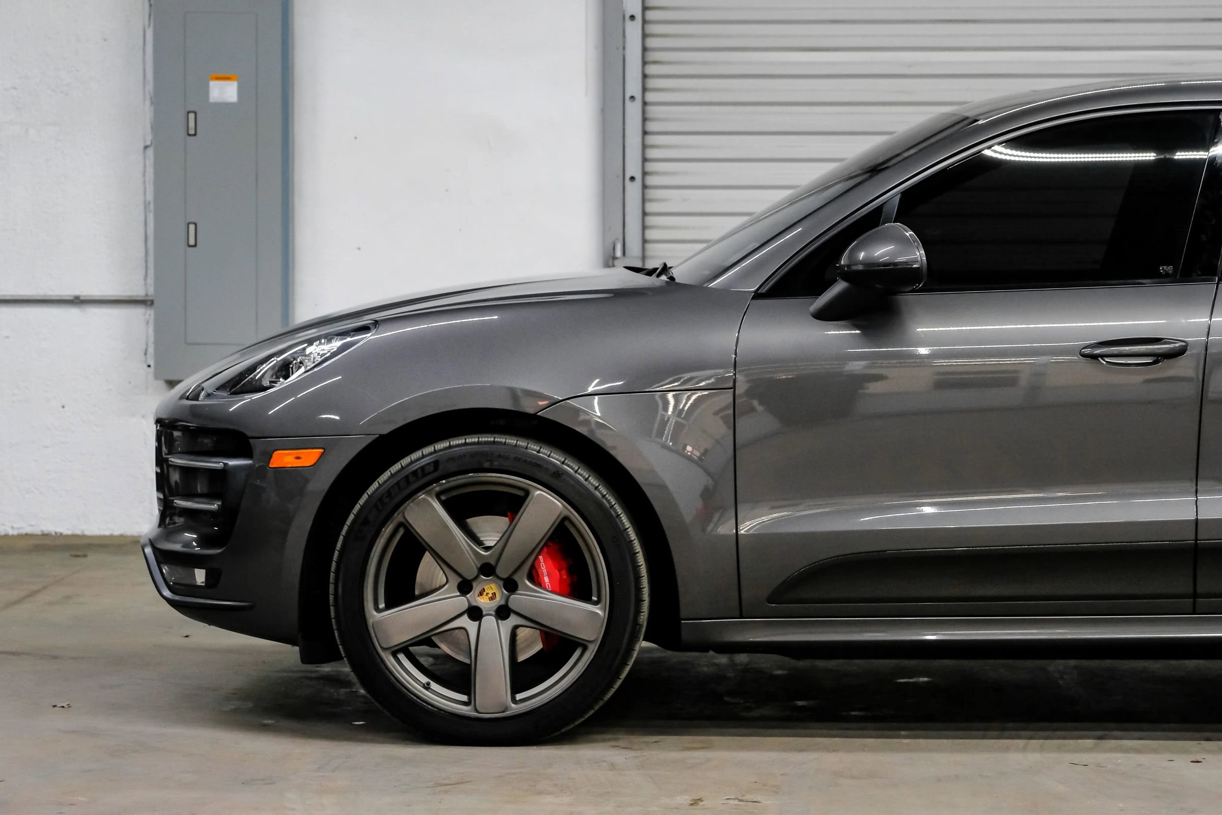 Used 2015 Porsche Macan Turbo AWD/4WD image 13