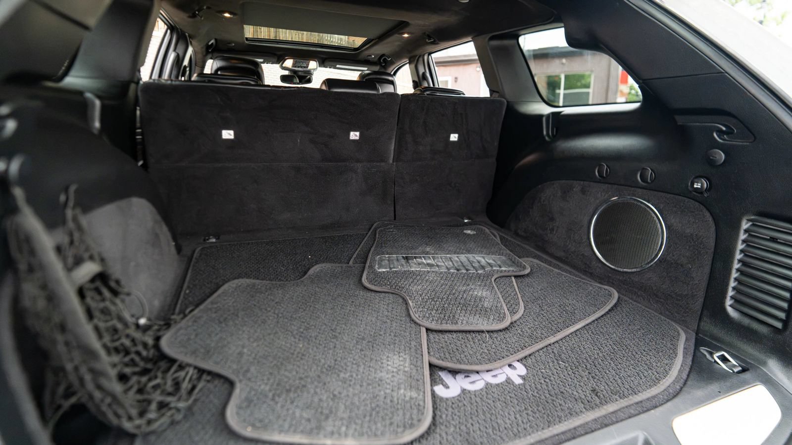 Used 2020 Jeep Grand Cherokee Summit AWD/4WD image 25
