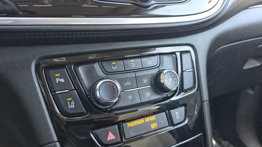 Used 2022 Buick Encore Preferred w/ Safety Package II image 23