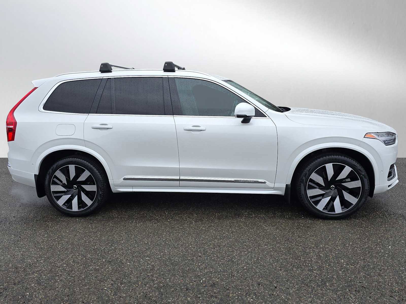 Certified 2023 Volvo XC90 T8 Ultimate w/ Lounge Package image 2