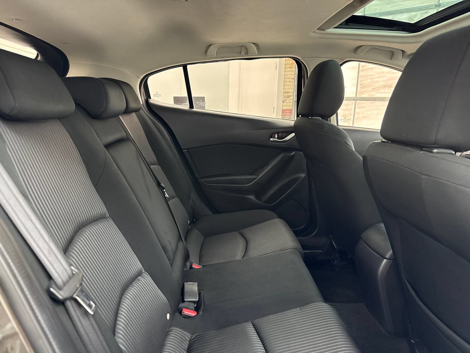 Used 2016 MAZDA MAZDA3 i Touring FWD image 43