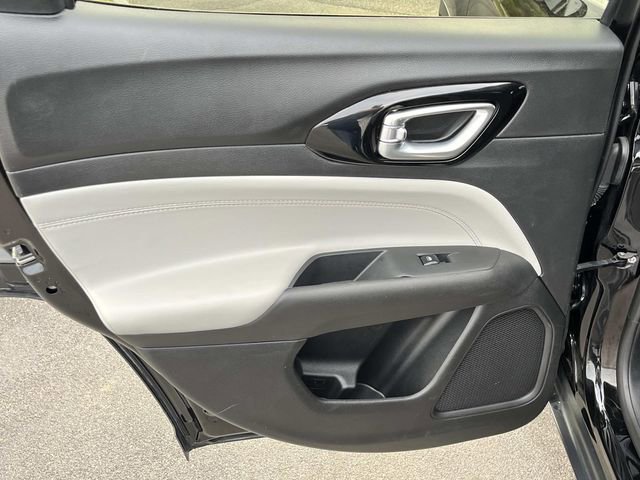 Used 2025 Jeep Compass Limited image 16