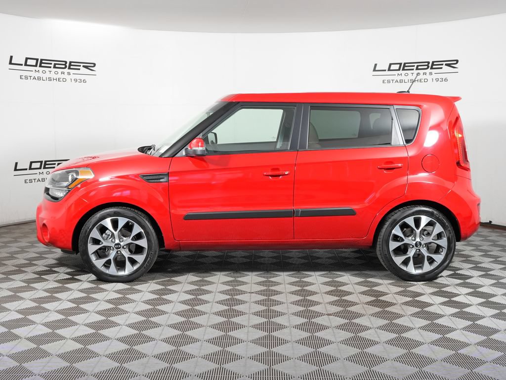 Used 2013 Kia Soul ! w/ Premium Pkg FWD image 2