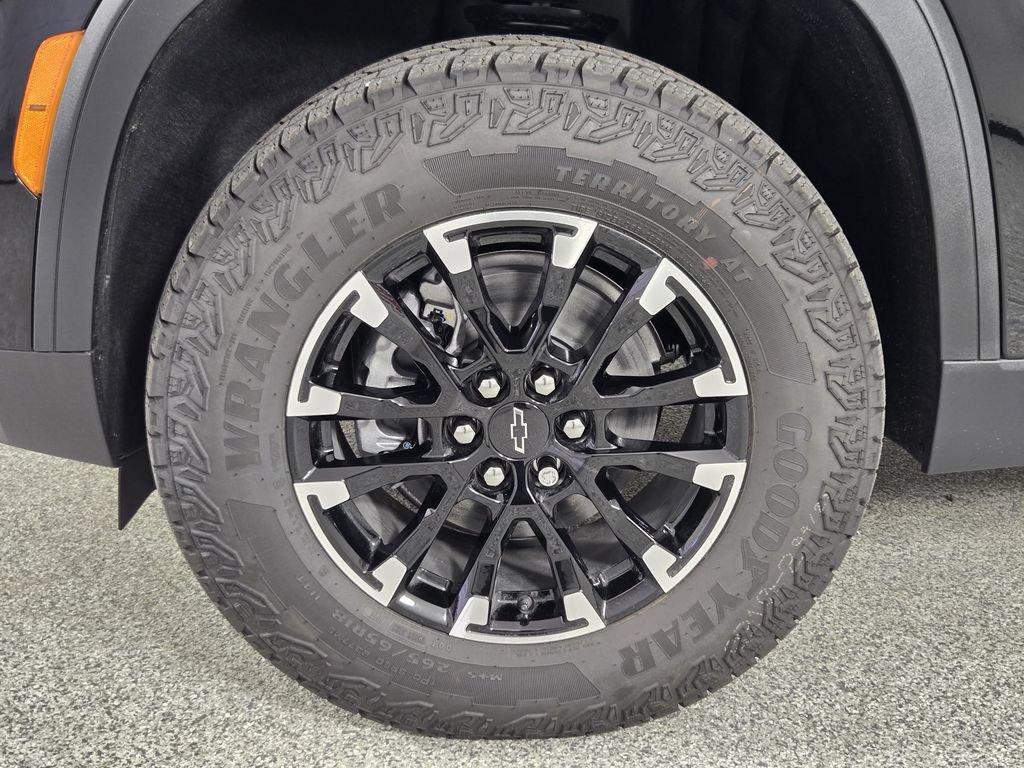 New 2026 Chevrolet Traverse Z71 w/ Driver Confidence Package AWD/4WD image 13