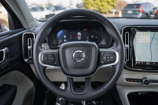 Used 2023 Volvo XC40 B5 Plus w/ Climate Package image 29