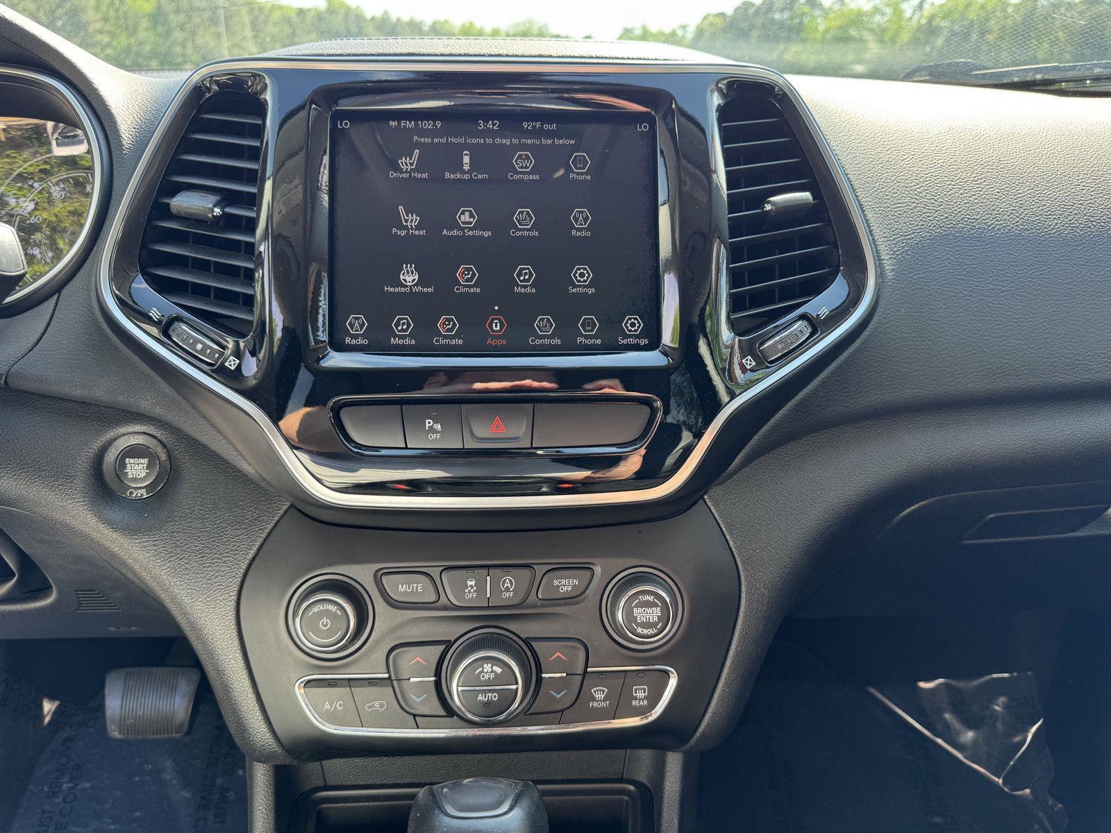Used 2019 Jeep Cherokee Limited image 4
