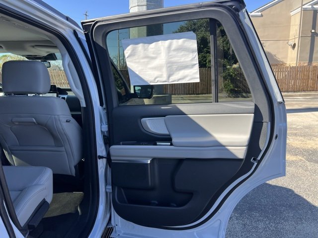 New 2025 Ford Expedition Active image 21