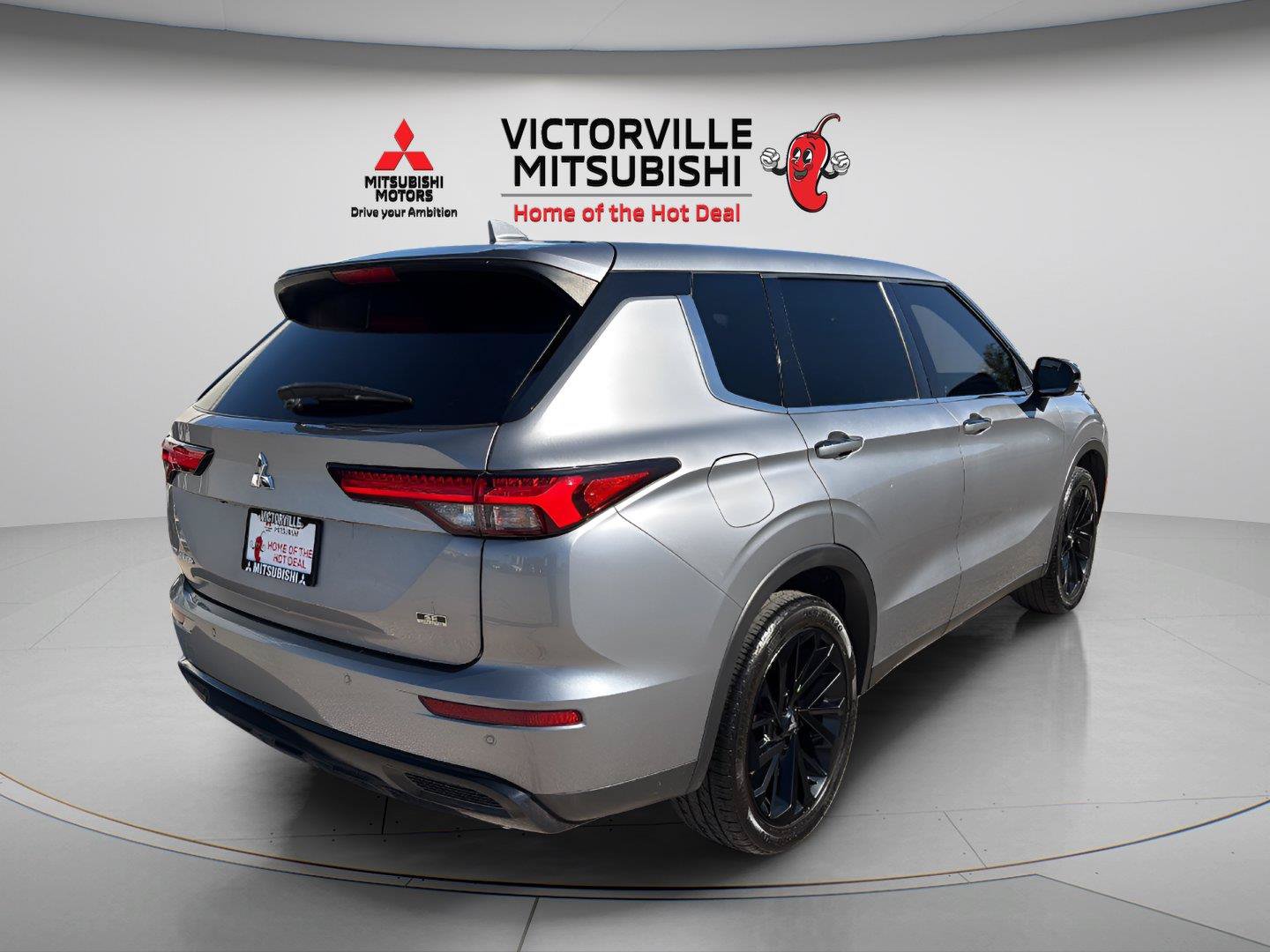 Used 2023 Mitsubishi Outlander SE Black Edition FWD image 7