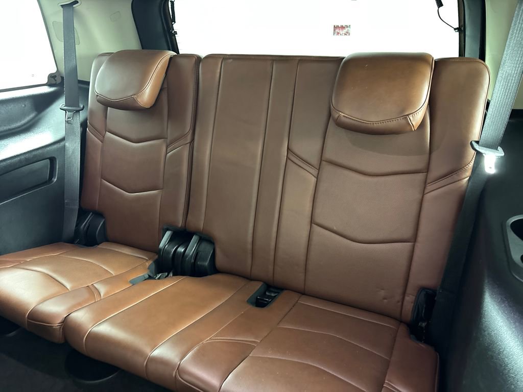 Used 2020 Cadillac Escalade Premium Luxury image 31