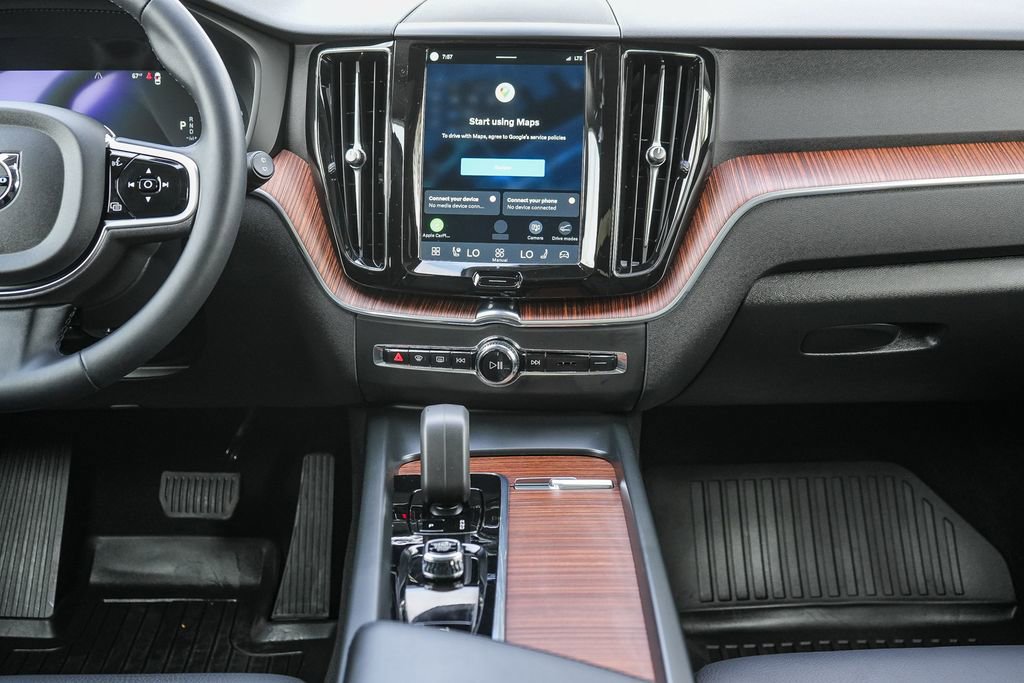 Used 2024 Volvo XC60 B5 Plus w/ Protection Package Premier AWD/4WD image 13