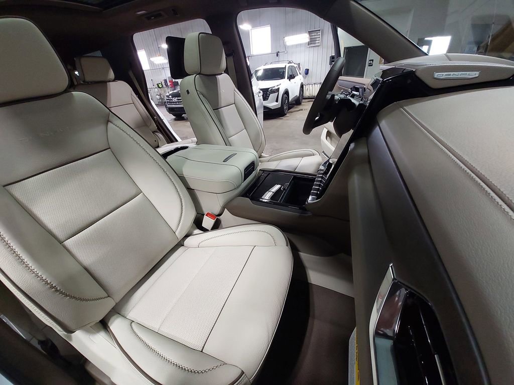 New 2026 GMC Yukon Denali w/ Advanced Technology Package image 10