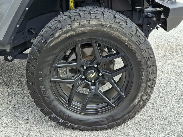 Used 2022 Jeep Gladiator Sport AWD/4WD image 11