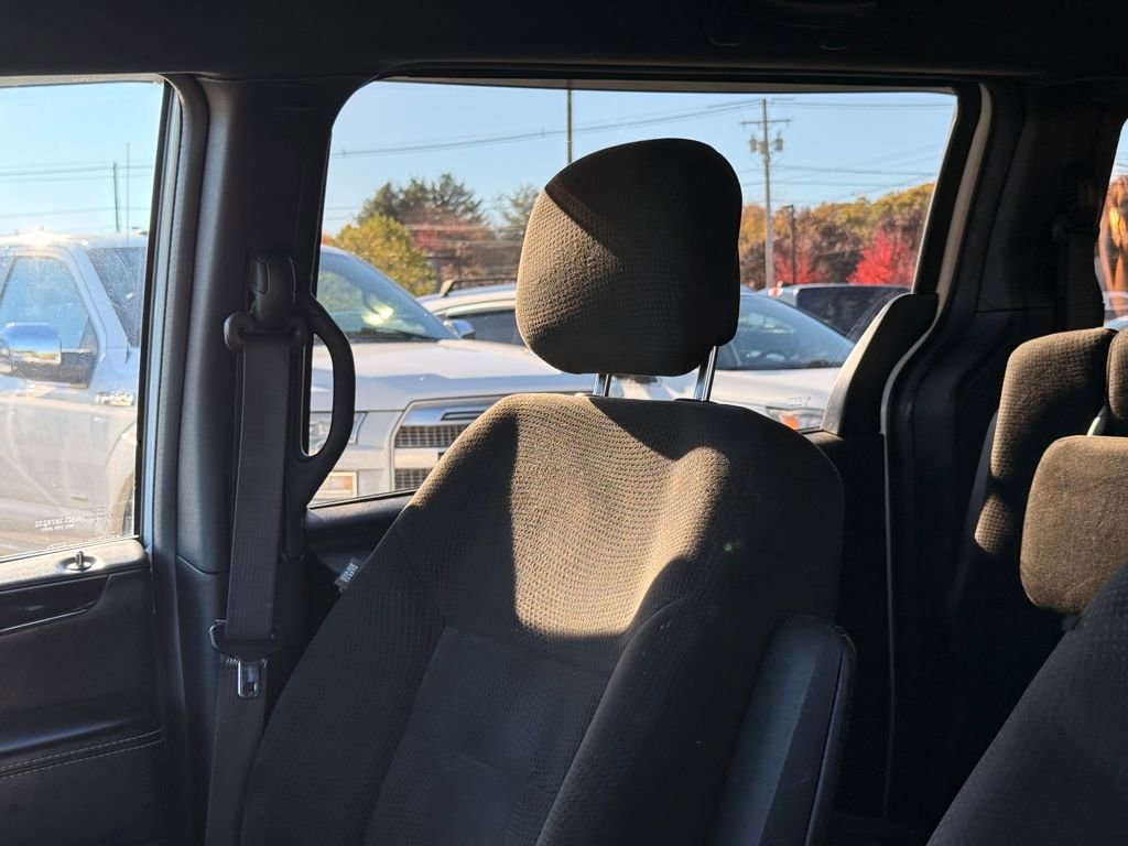 Used 2016 Dodge Grand Caravan SE image 24