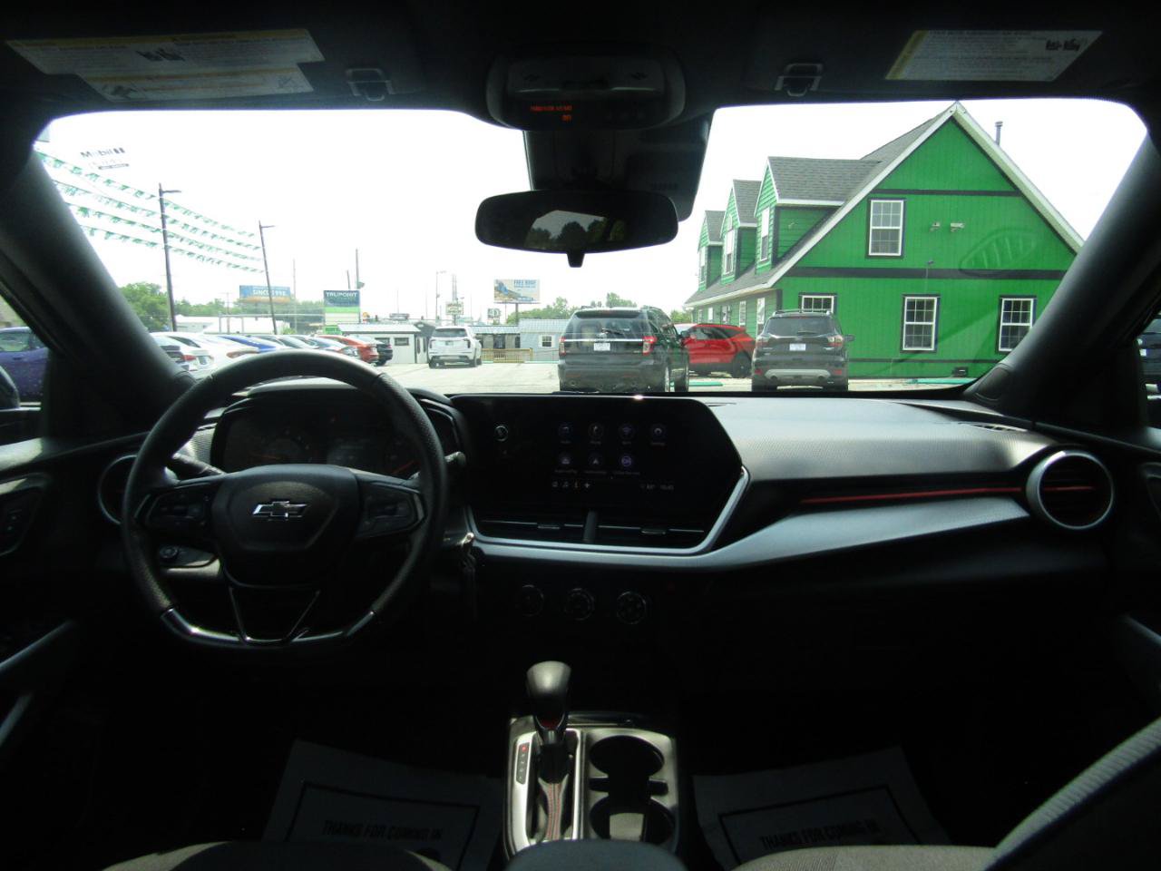 Used 2025 Chevrolet Trax RS FWD image 13