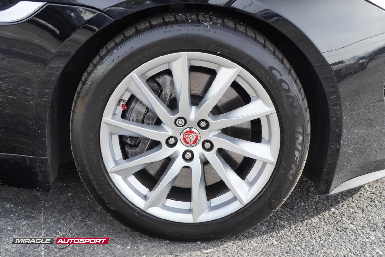 Used 2017 Jaguar F-TYPE Convertible RWD image 10
