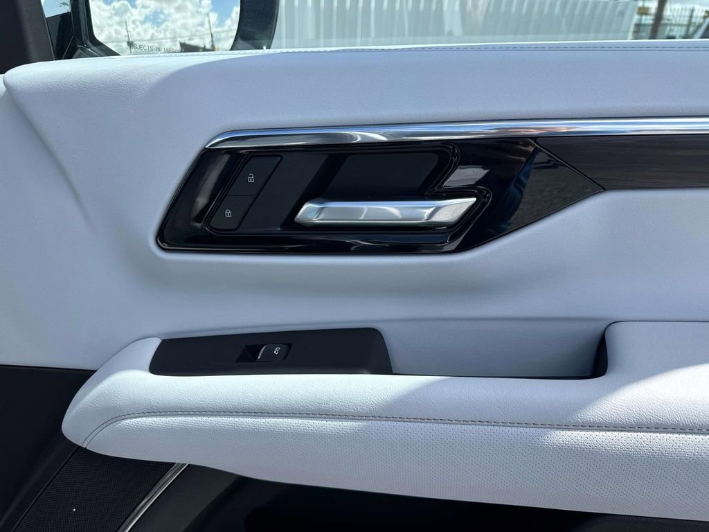 New 2026 Chevrolet Suburban Premier RWD image 16