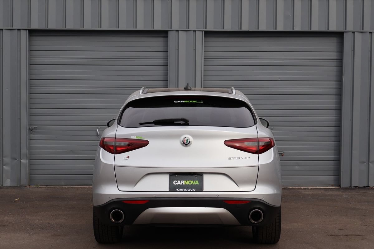 Used 2018 Alfa Romeo Stelvio Ti AWD/4WD image 4