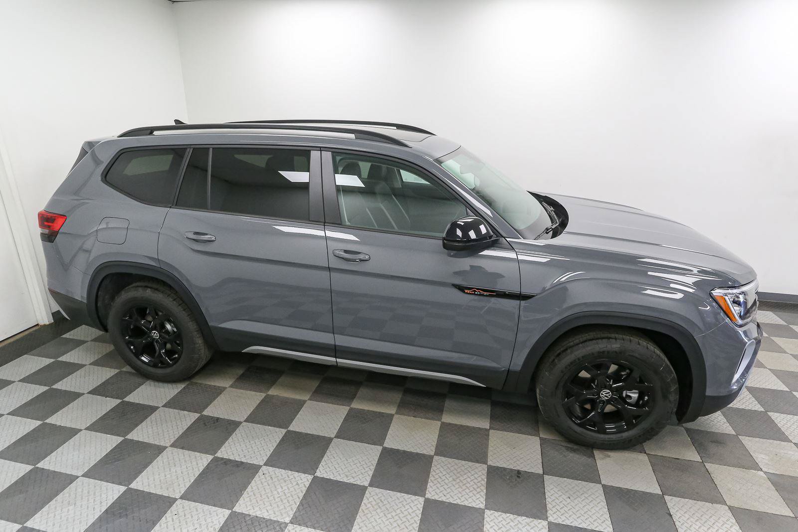 New 2026 Volkswagen Atlas Peak Edition AWD/4WD image 5