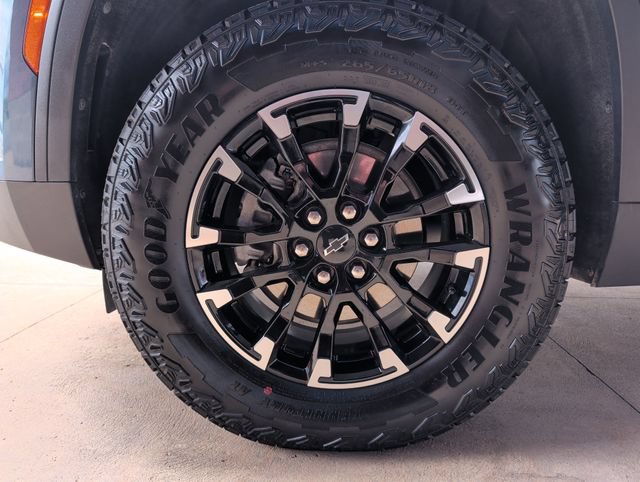 Used 2026 Chevrolet Traverse Z71 w/ LPO, Floor Liner Package AWD/4WD image 23