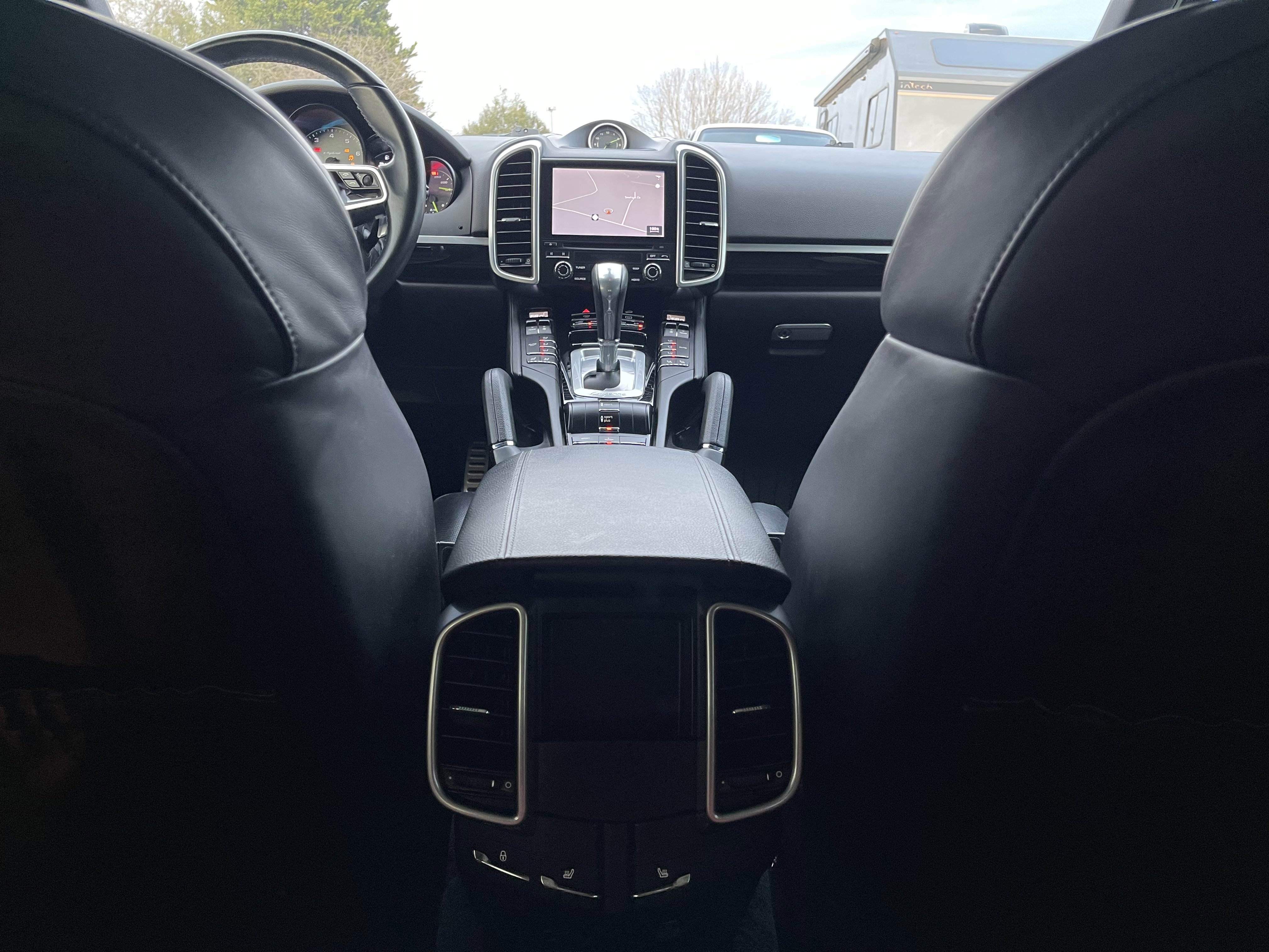 Used 2018 Porsche Cayenne S Platinum image 20