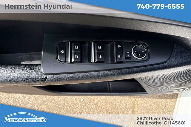 Used 2023 Kia Forte LXS FWD image 12