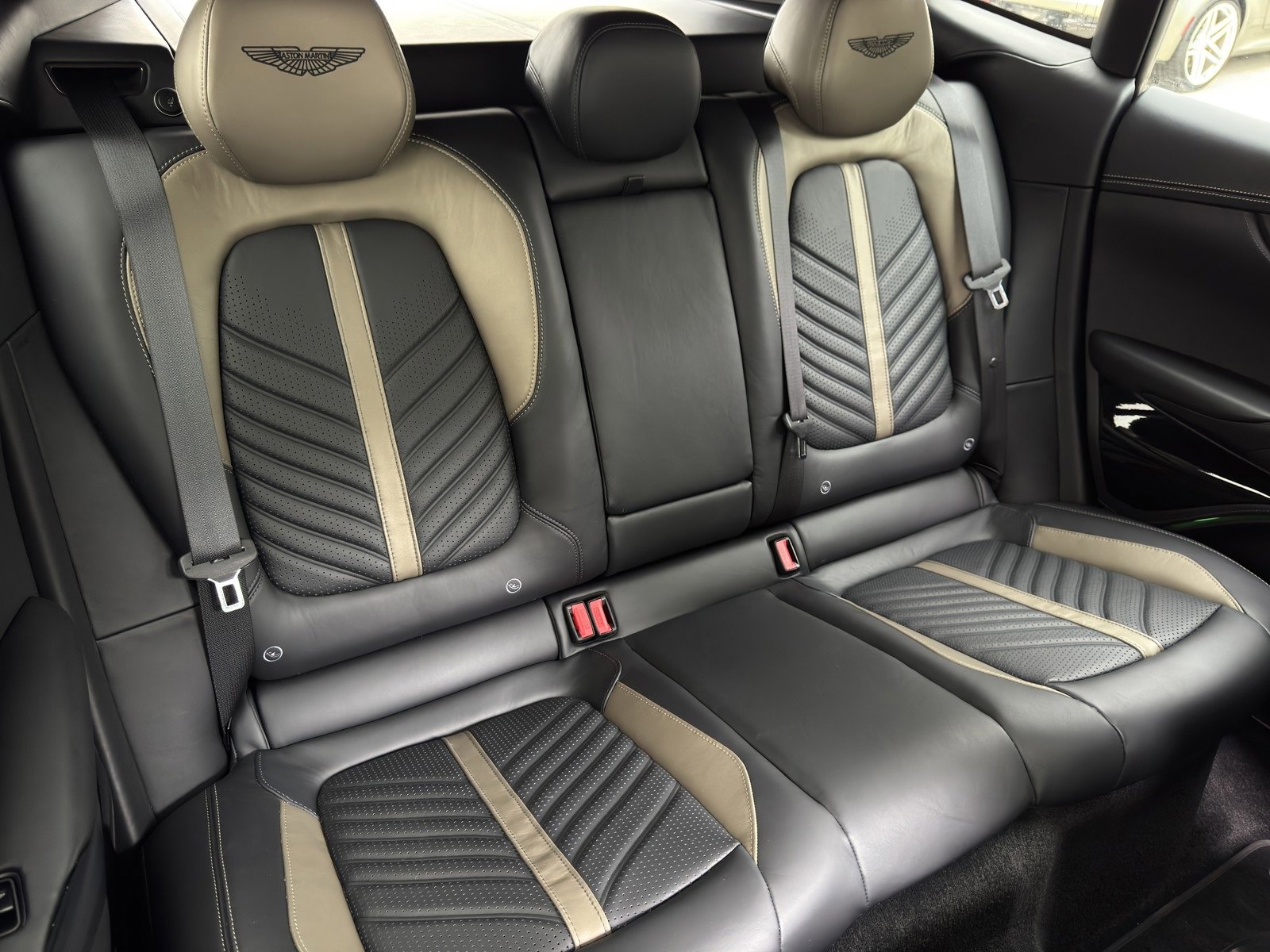Used 2024 Aston Martin DBX 707 image 19