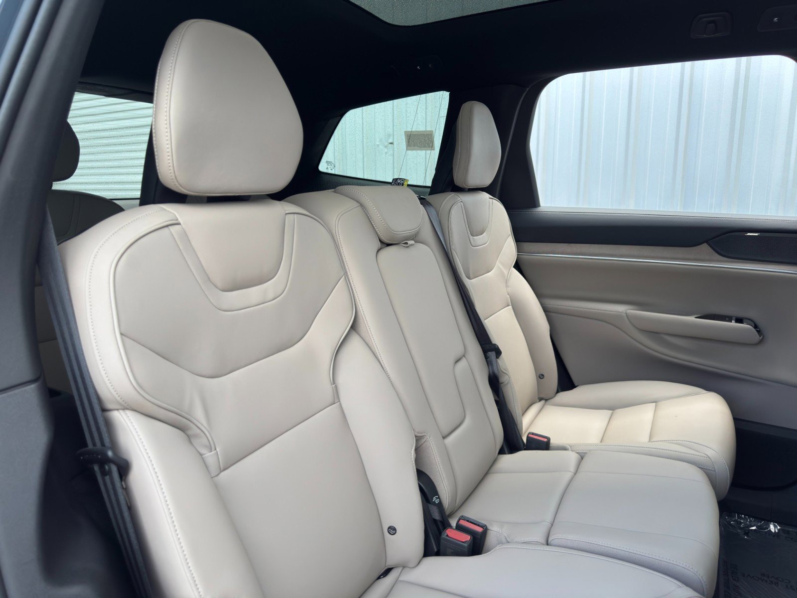 Used 2025 Volvo EX90 Ultra image 43