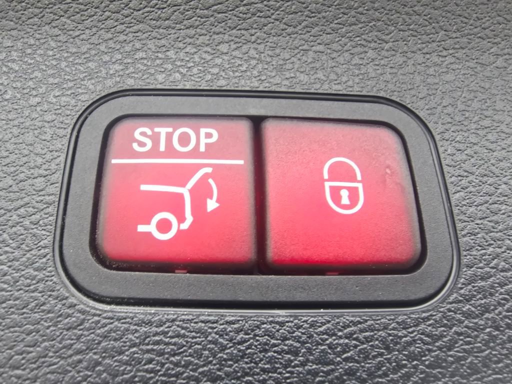 Used 2024 Mercedes-Benz GLS 580 4MATIC image 19