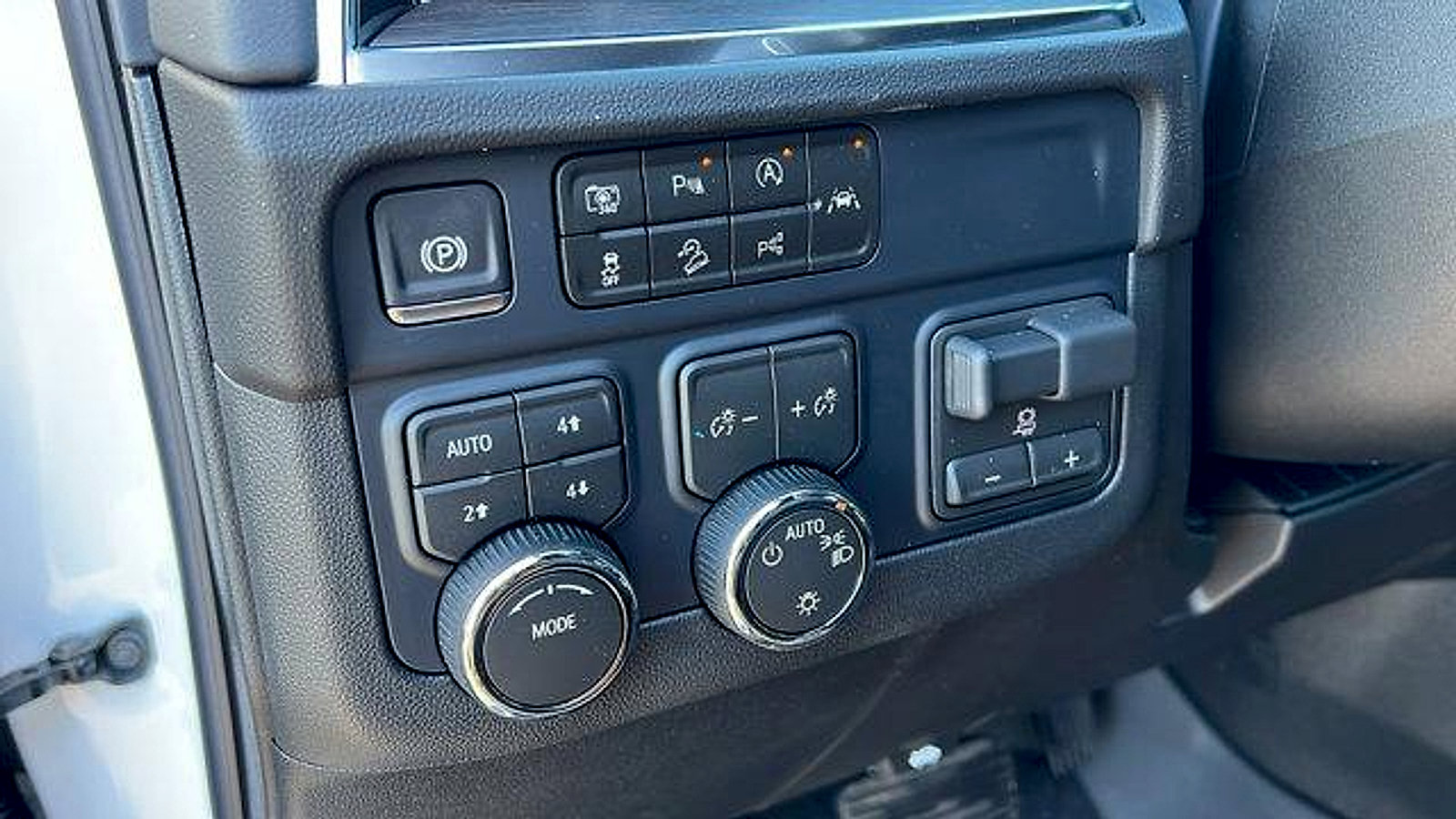 New 2026 Chevrolet Tahoe LS w/ LPO, Get Active Package image 29